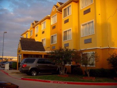 Microtel Inn & Suites Irving - 