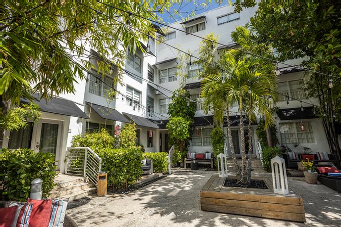 Metropole Hotel - 
