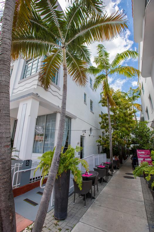 Whitelaw Hotel & Lounge - 