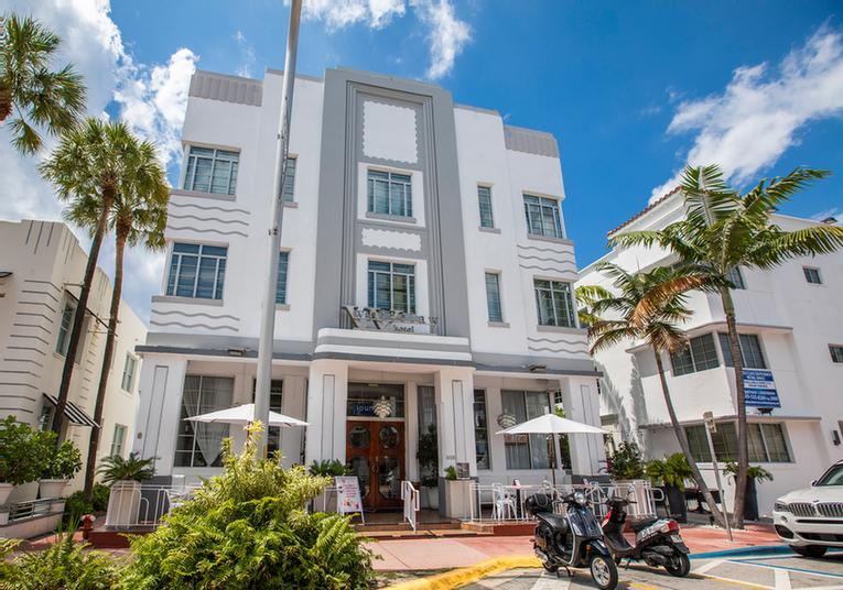 Whitelaw Hotel & Lounge - 