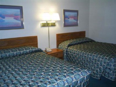 Highland Country Inn - 