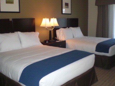 Holiday Inn Express Merced - Double Queen Room