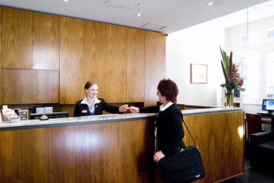 Metro Apartments on Bank Place Melbourne - Hotel Reception