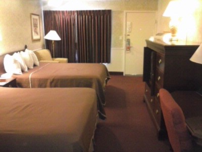 Howard Johnson Express Inn - 