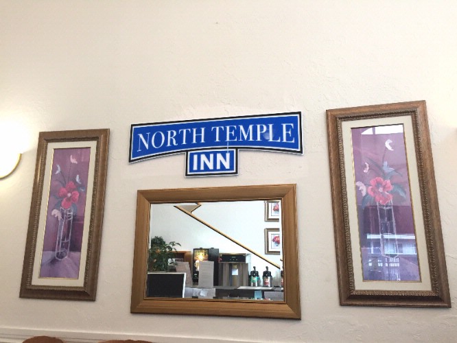 Howard Johnson Express Inn - 