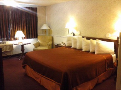 Howard Johnson Express Inn - 