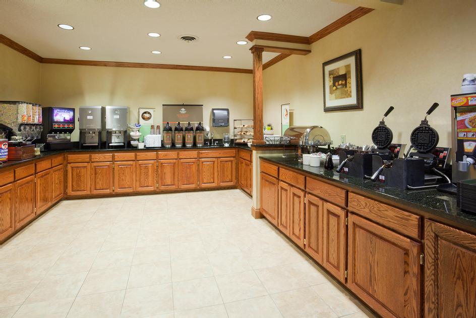 Country Inn & Suites Albertville - 