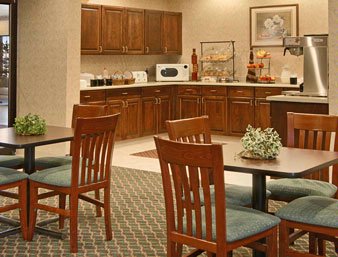Ramada Limited Springfield Airport - 