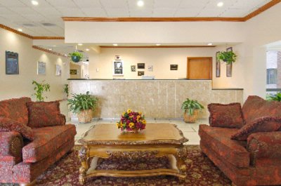 Ramada Kennedy Space Center - Lobby