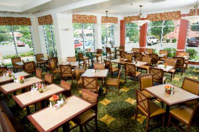 Hilton Garden Inn - 
