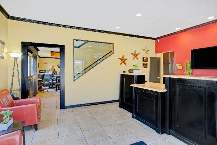 Travelodge Lax South - Lobby