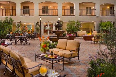 Ayres Hotel & Spa Mission Viejo - Interior Courtyard