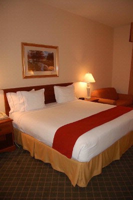 Holiday Inn Express - 