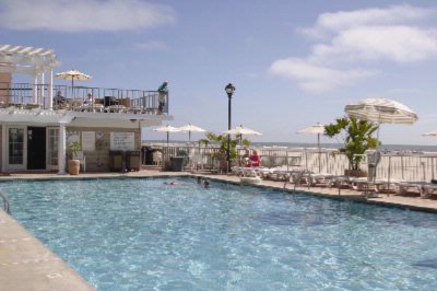 Reges Oceanfront Resort - 