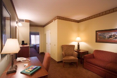 Country Inn & Suites Duluth North - One King Suite