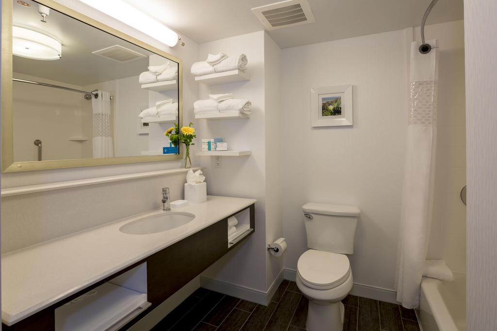 Hampton Inn - Enjoy Complimentary Hot Breakfast Each Morning During Your Stay At Our Santa Barbara Hotel