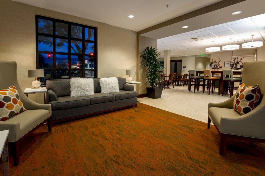 Hampton Inn - Enjoy The View In Our Comfortable Lobby Where You Can Also Focus On Getting Some Work Done Infront Of A Large Fireplace.
