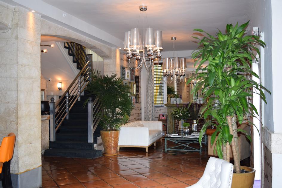 Shelly Hotel - 