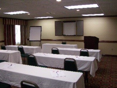 Holiday Inn Express - 