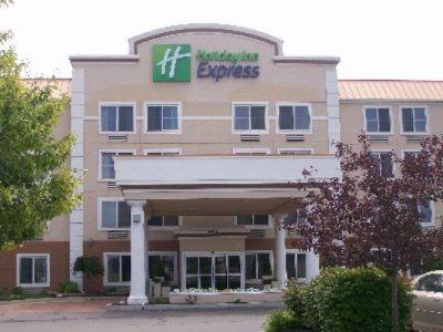 Holiday Inn Express - 