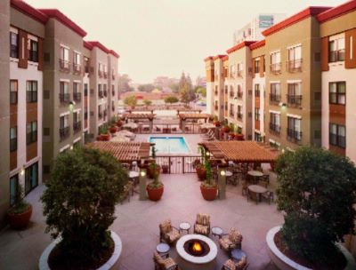 Residence Inn by Marriott Burbank Downtown - Courtyard