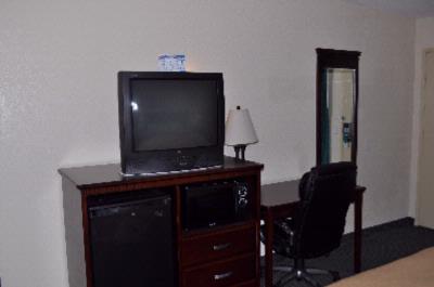 Quality Inn San Diego - All Rooms Equipped With Microwave And Refridgerator