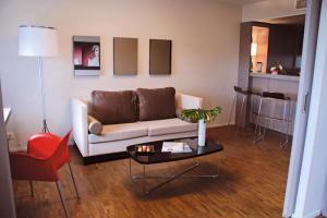 Suites by Mdb - Sitting Room Apartment