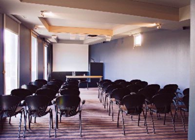 Suites by Mdb - Meeting Room