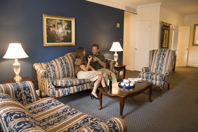 The Seneca Hotel & Suites - 