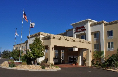 Hampton Inn & Suites Red Bluff - Outside