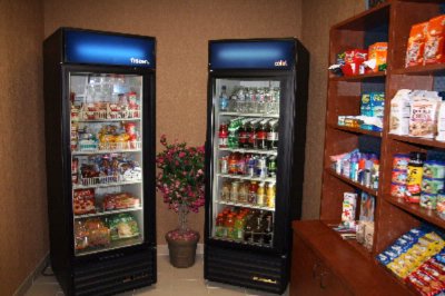 Hampton Inn & Suites Red Bluff - Suite Shop