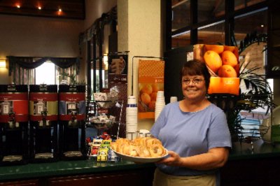 Hampton Inn & Suites - Complimentary Hot Breakfast