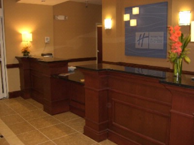 Holiday Inn Express & Suites - Front Desk Reception