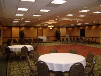 Holiday Inn Express & Suites - Meeting Room