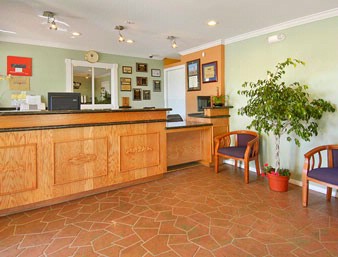 Torrance Travelodge - Travelodge Lobby