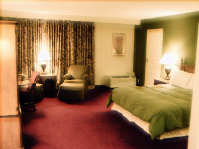 Ramada Airport South & Conference Center - Relax In Our Spacious Rooms