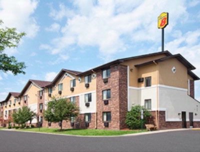 Super 8 Canton - 