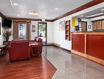Super 8 Canton - 