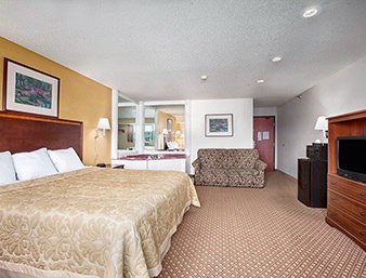 Super 8 Canton - 