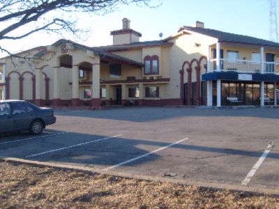 Tulsa Inn & Suites