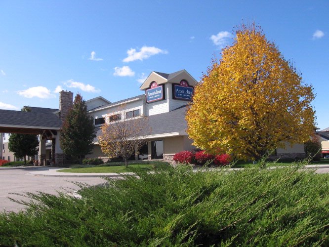 Americinn Lodge & Suites - 