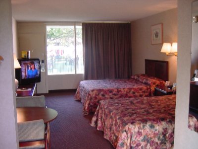 Howard Johnson Express Inn - 