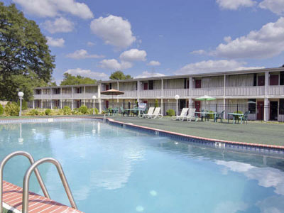 Howard Johnson Express Inn - 
