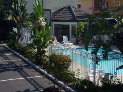 Alamo Inn & Suites - 