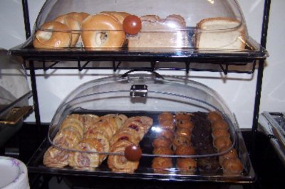 Quality Inn Everett - Breakfast Muffins Breads Pastry