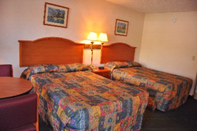 Super 8 Speedway - 2 Double Bed Room