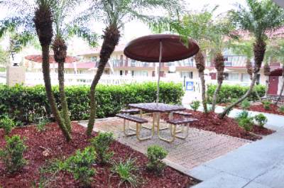Super 8 Speedway - Picnic Area