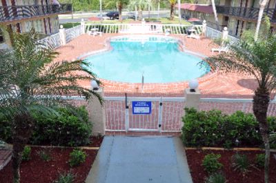 Super 8 Speedway - Pool Entrance