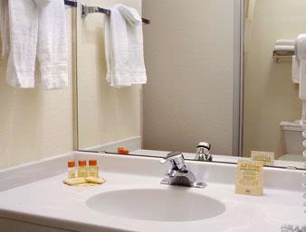Days Inn & Suites - 