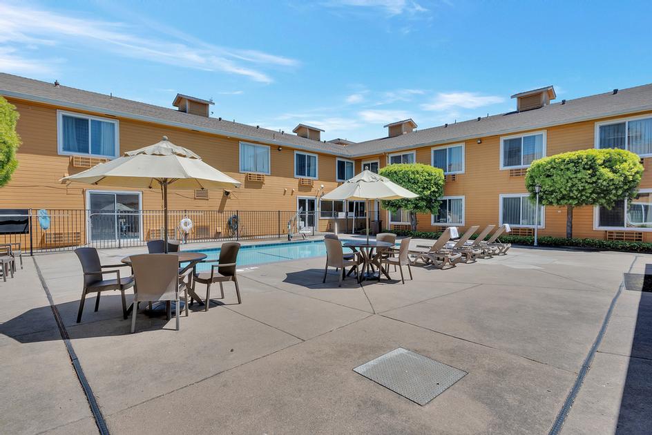 Comfort Inn Vallejo - Free Continental Breakfast